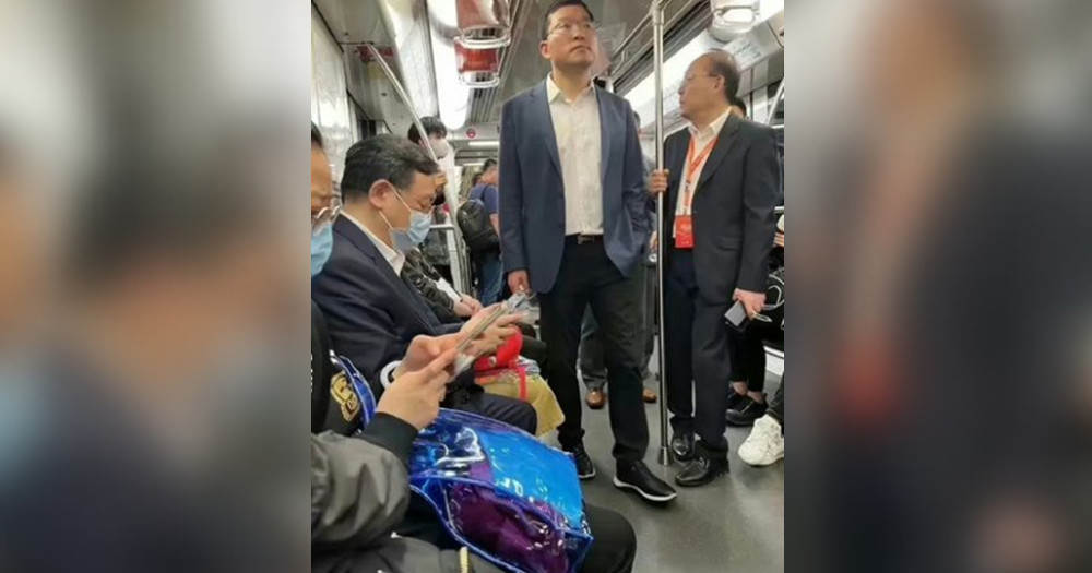 比亞迪董事長身家870億 搭地鐵參展被讚接地氣