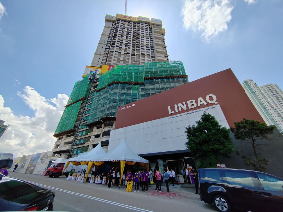 乐森世纪诺富特酒店封顶