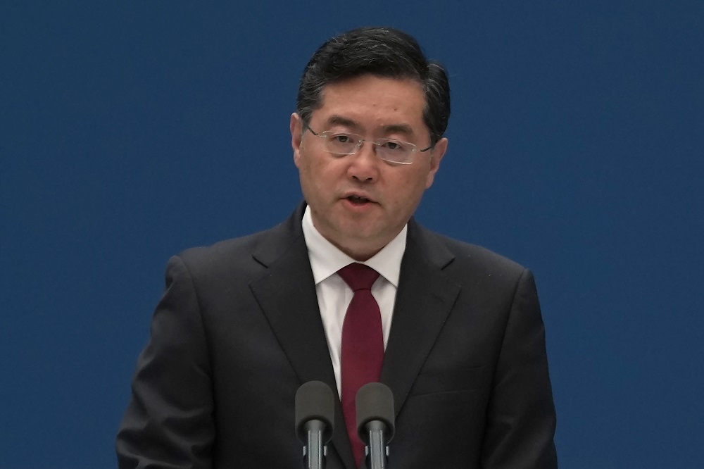 中国前外长秦刚遭罢免 美媒:因为在美国的婚外情