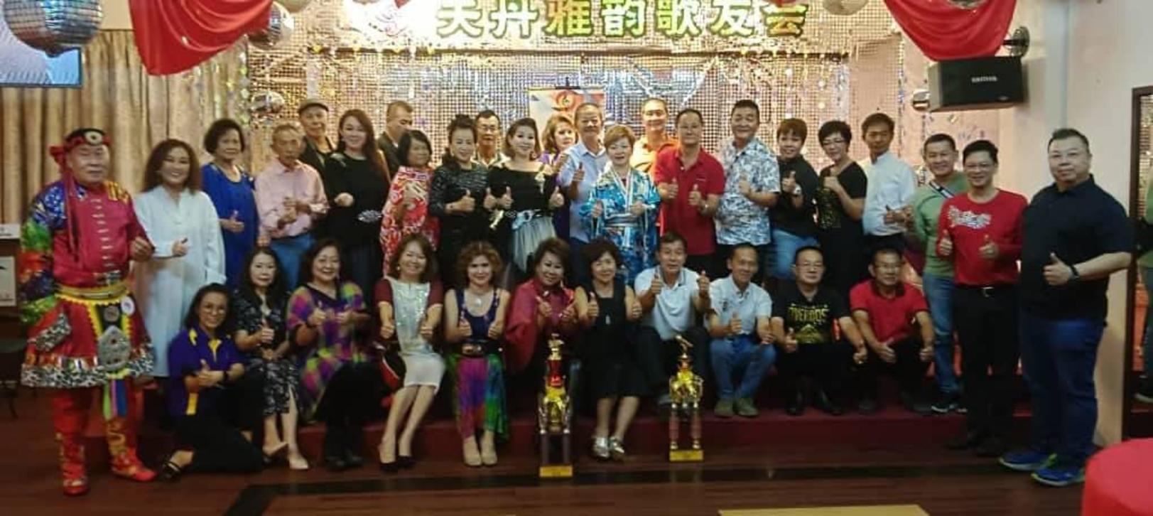 加埔皇星歌唱俱乐部访雅韵 龙美珍:友谊第一比赛第二
