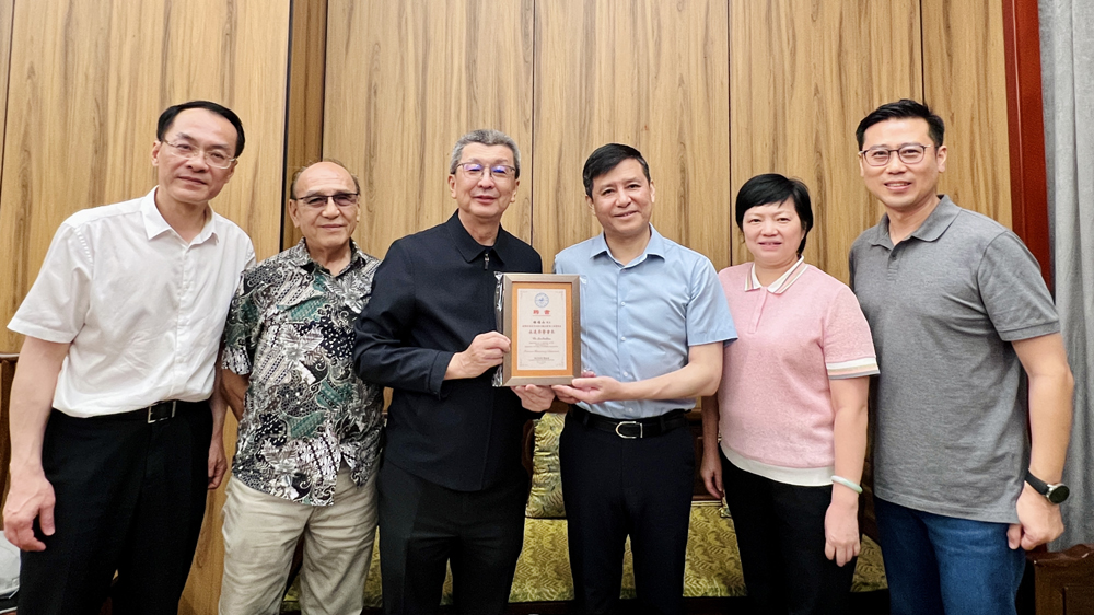 中国泉州市海外联谊会 林福山