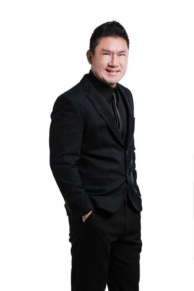许剑文(一科技控股执行董事)