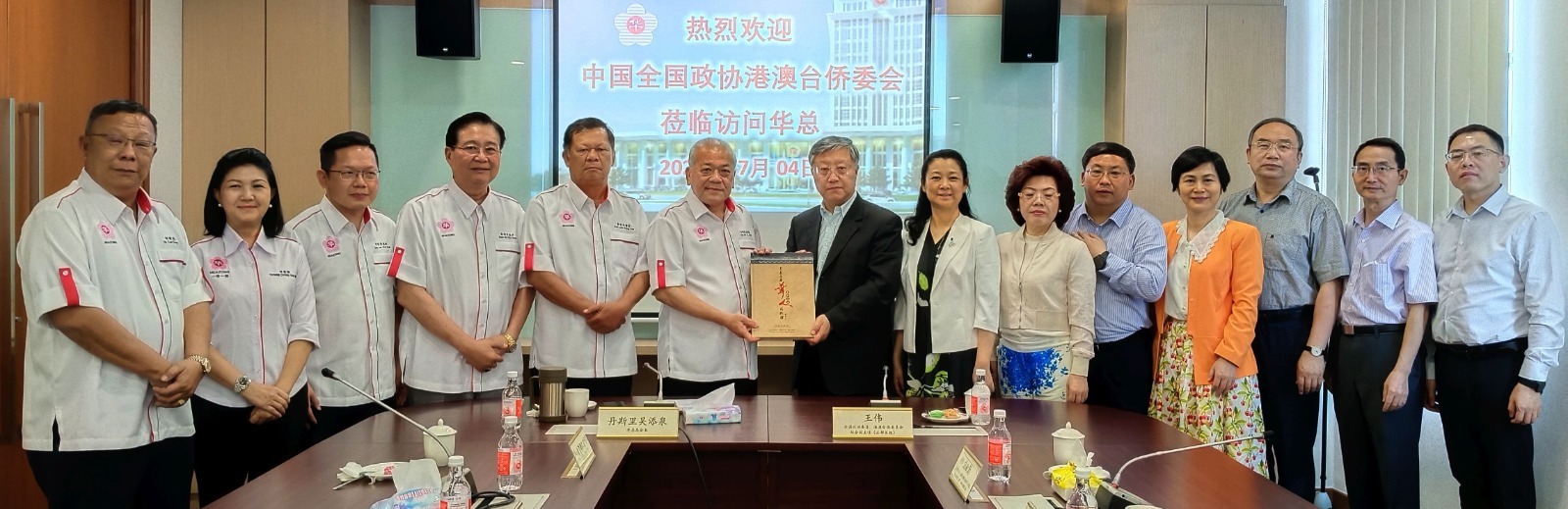 中国公民机场被扣事件 吴添泉冀内阁商议合理解决