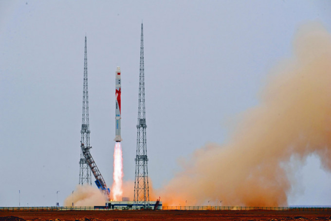 抢先SpaceX 中国成功发射世界首枚甲烷火箭