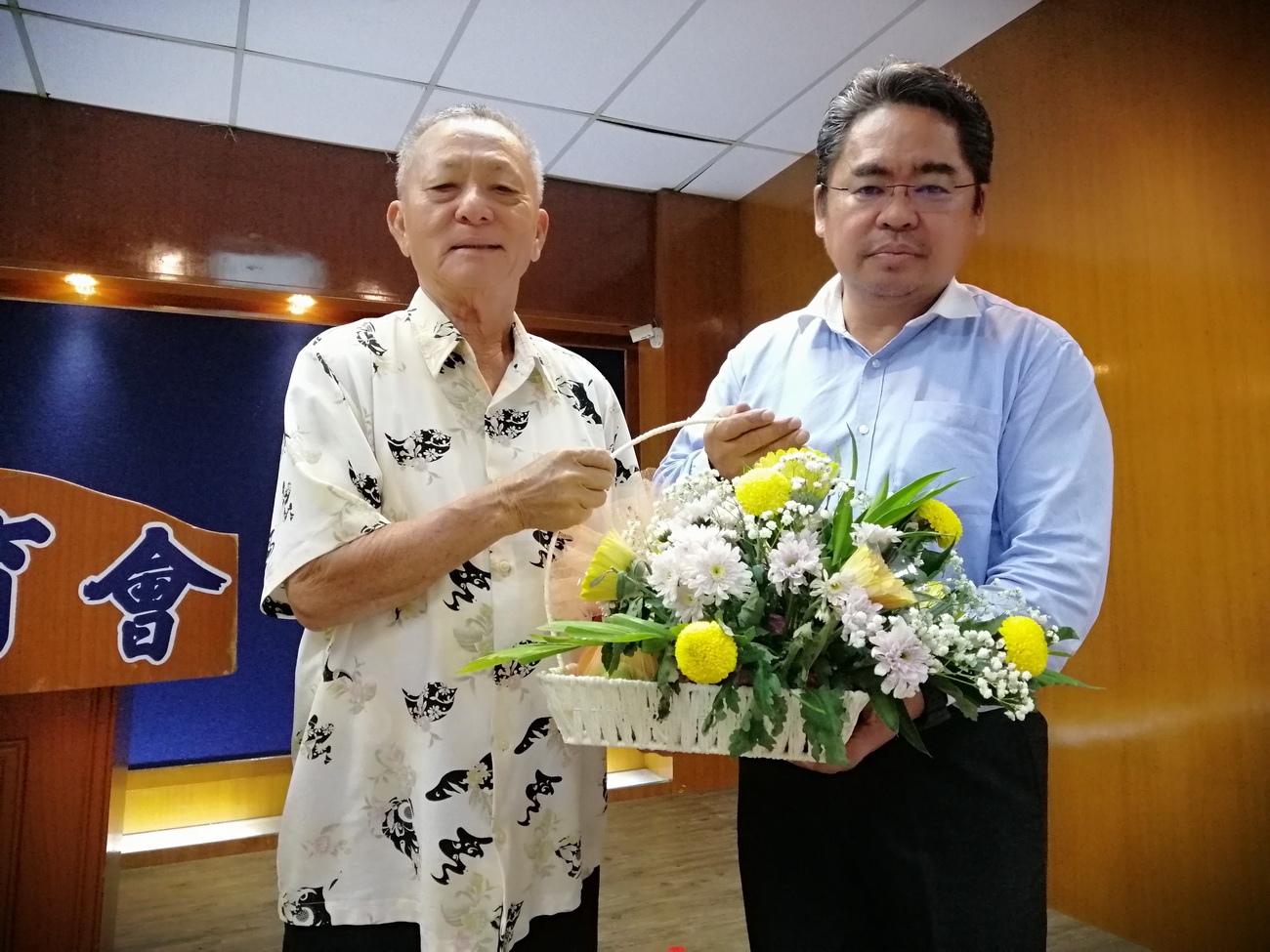 东甲苏落芭（兄弟公）盂兰胜会庆中元 拨2000捐利丰港培华独中