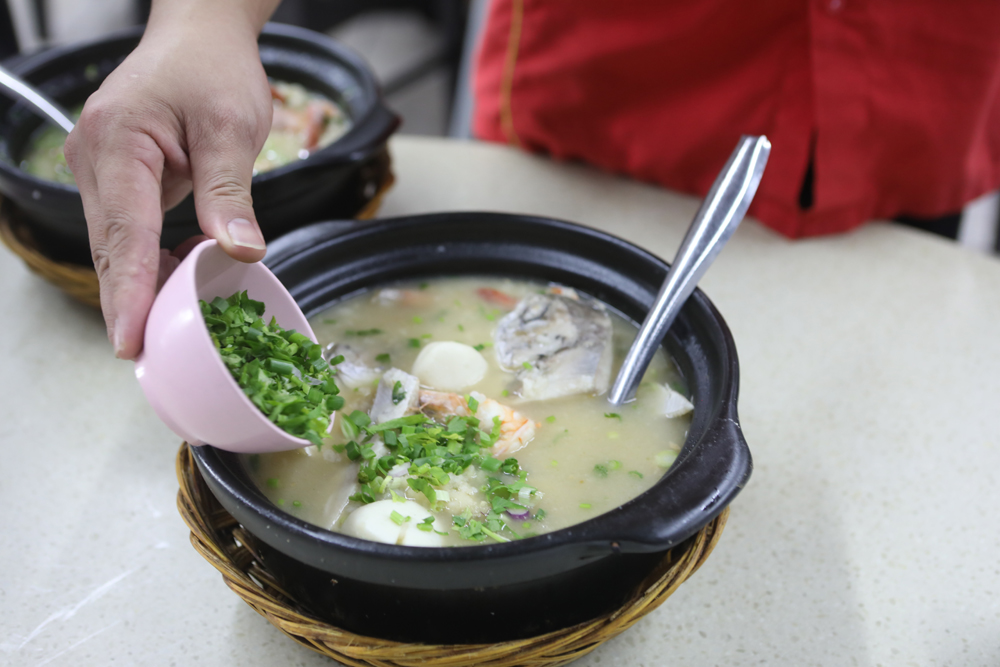 太平瓦煲海鲜粥