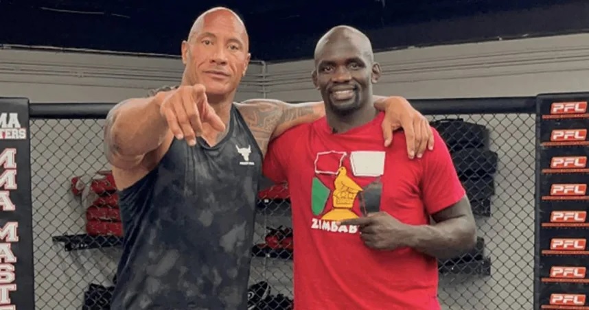 【视频】被粉丝经历打动 巨石强森豪送房子