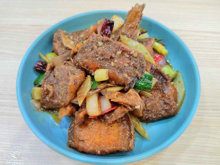 品尝一口忘忧“龙舌鱼”
