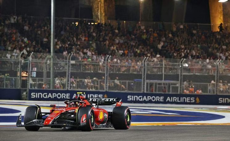 赛恩斯夺新加坡F1夜间赛首冠