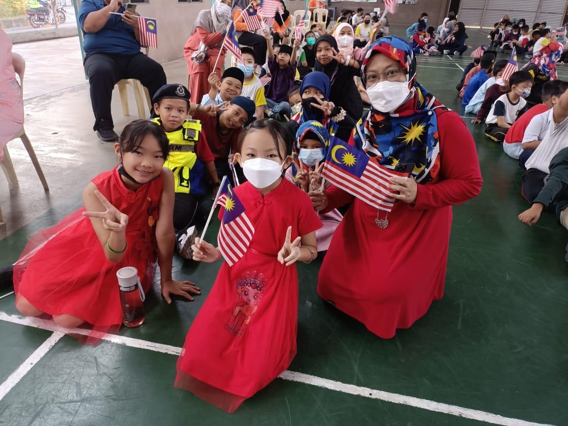 芙蓉,芭蕾華小, 傳統服裝, 國慶,