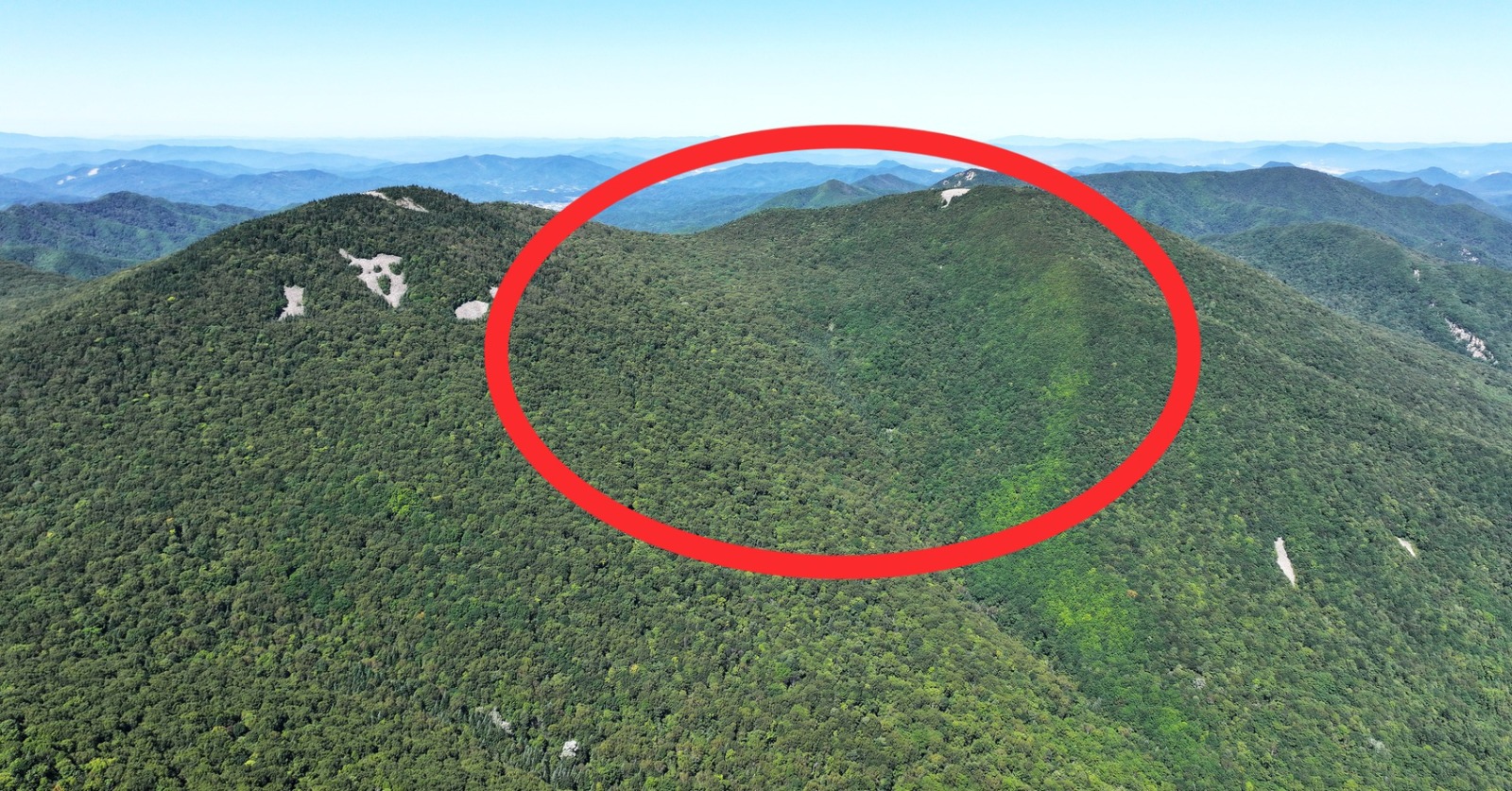 全球唯一“高山陨石坑” 撞击力如500原子弹爆炸