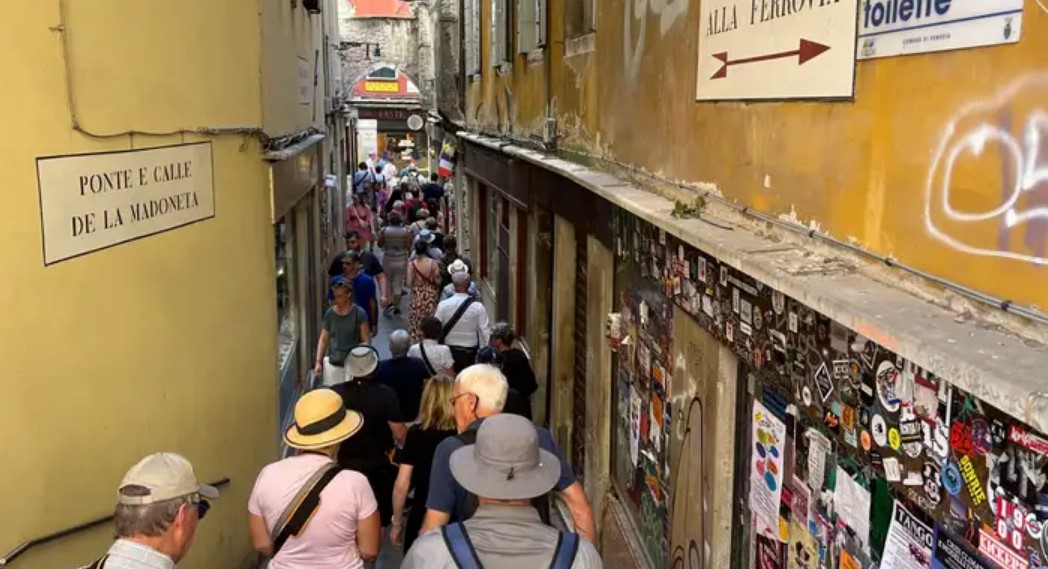 威尼斯一日游? 请先交旅游税