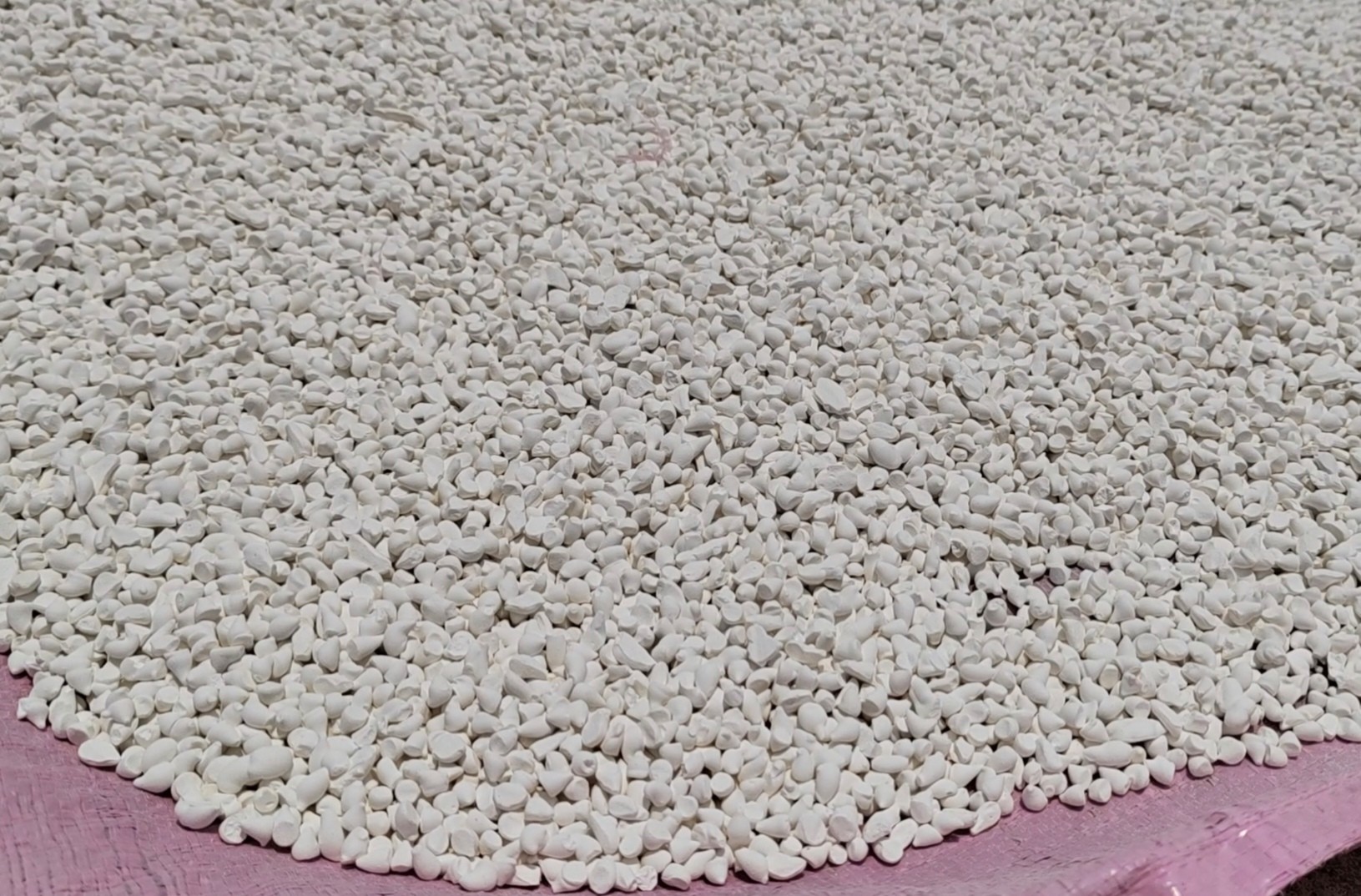 水粉 Bedak Sejuk