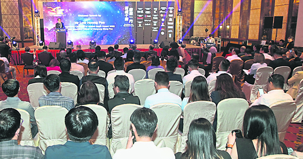 【视频】金鹰奖成绩发布会冠盖云集 11·17云顶办颁奖礼