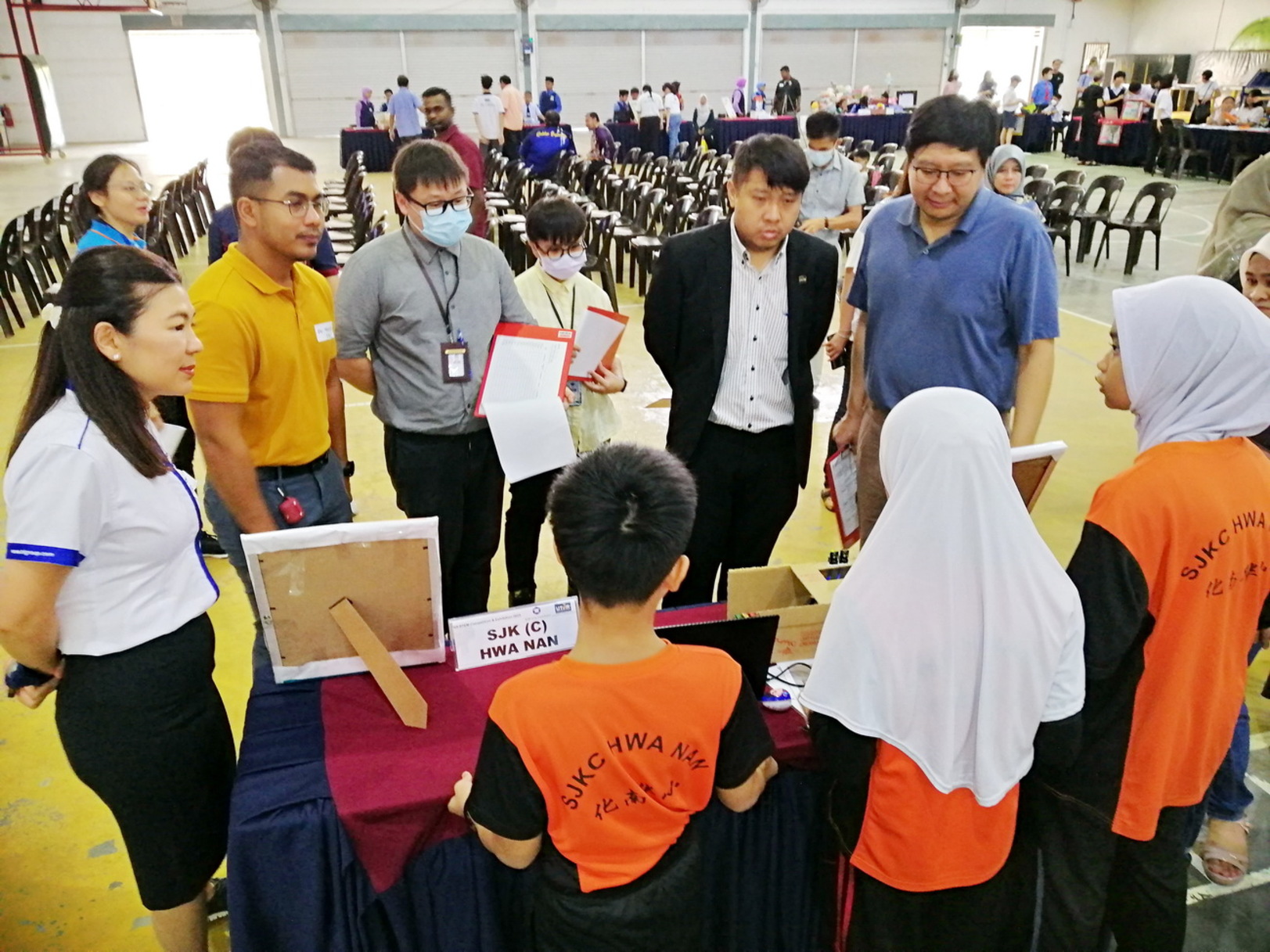 黄素清 莫哈末哈里斯 黄硕寰 李佩芝 叶文诗 黄伟杰