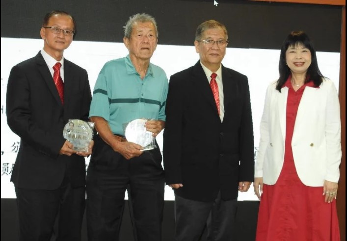 林慧英:政策未变 华中仍可英文教数理