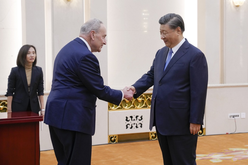 中美推动改善关系 习近平晤舒默