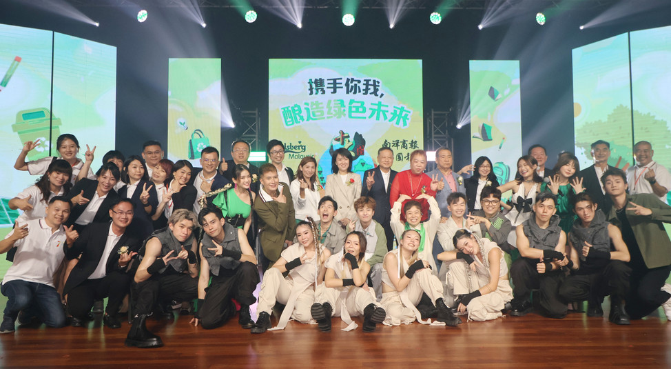十大变身KTV歌手观众频互动 台上台下大合唱掀高潮