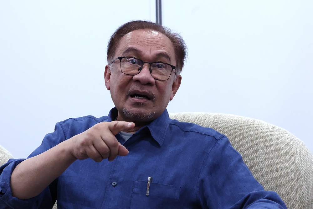 慕尤丁起訴誹謗 安華:法庭上見真章