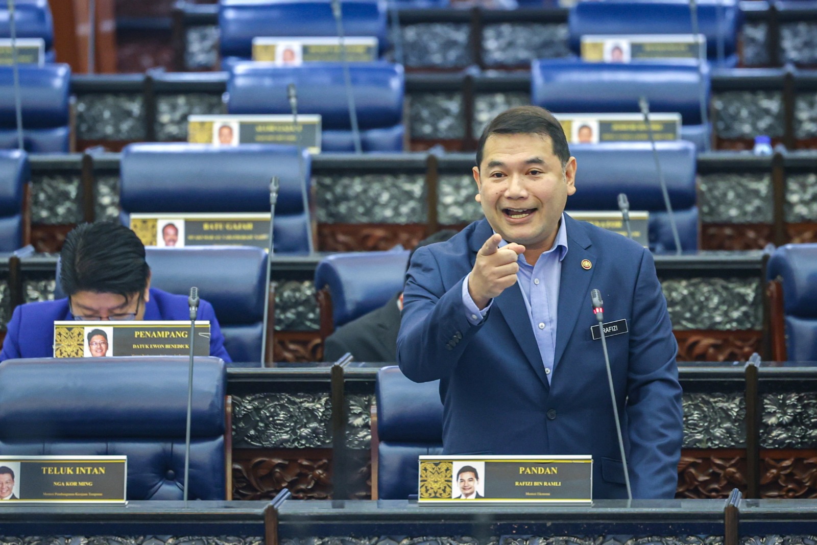 拉菲兹:安华是财长最佳人选
