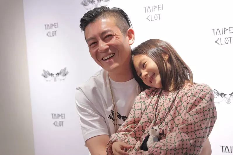 有女万事足?  陈冠希曝不生二胎原因