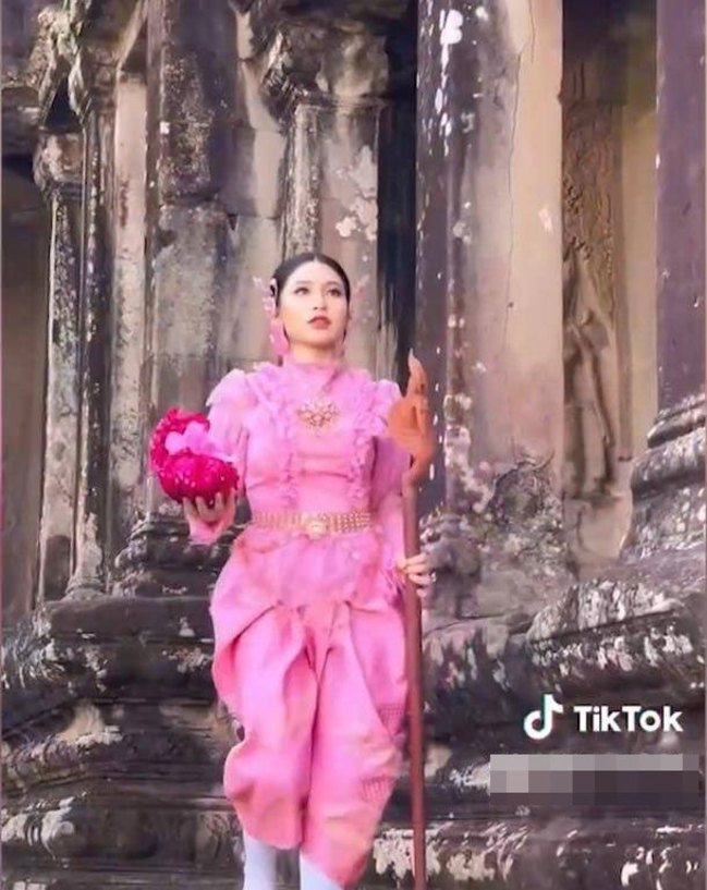 越女网红