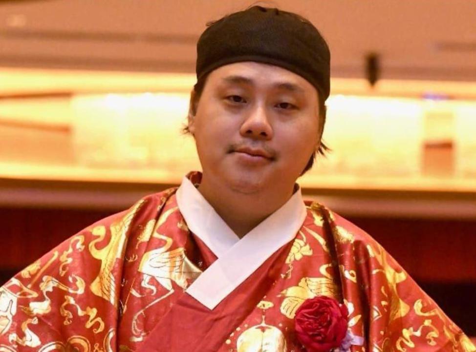 谢颖华