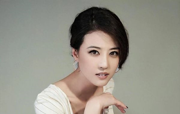 周海媚