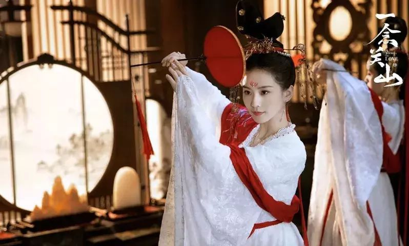 劉詩詩翻身成功《一念關山》片酬1.1億人民幣