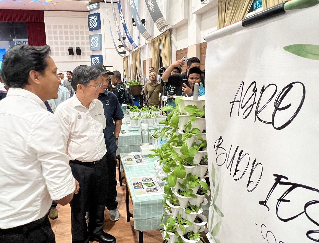 槟水产养殖业全国第一 曹观友:拨100万加强养蚶业