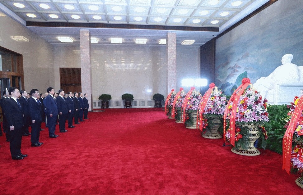 毛泽东130岁冥诞 习近平率领导人瞻仰遗容