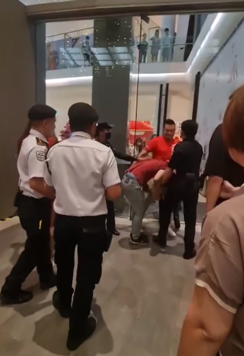 林德榮教訓偷拍男