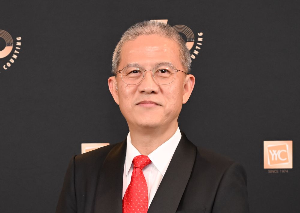 机兴控股集团执行主席郑秉吉