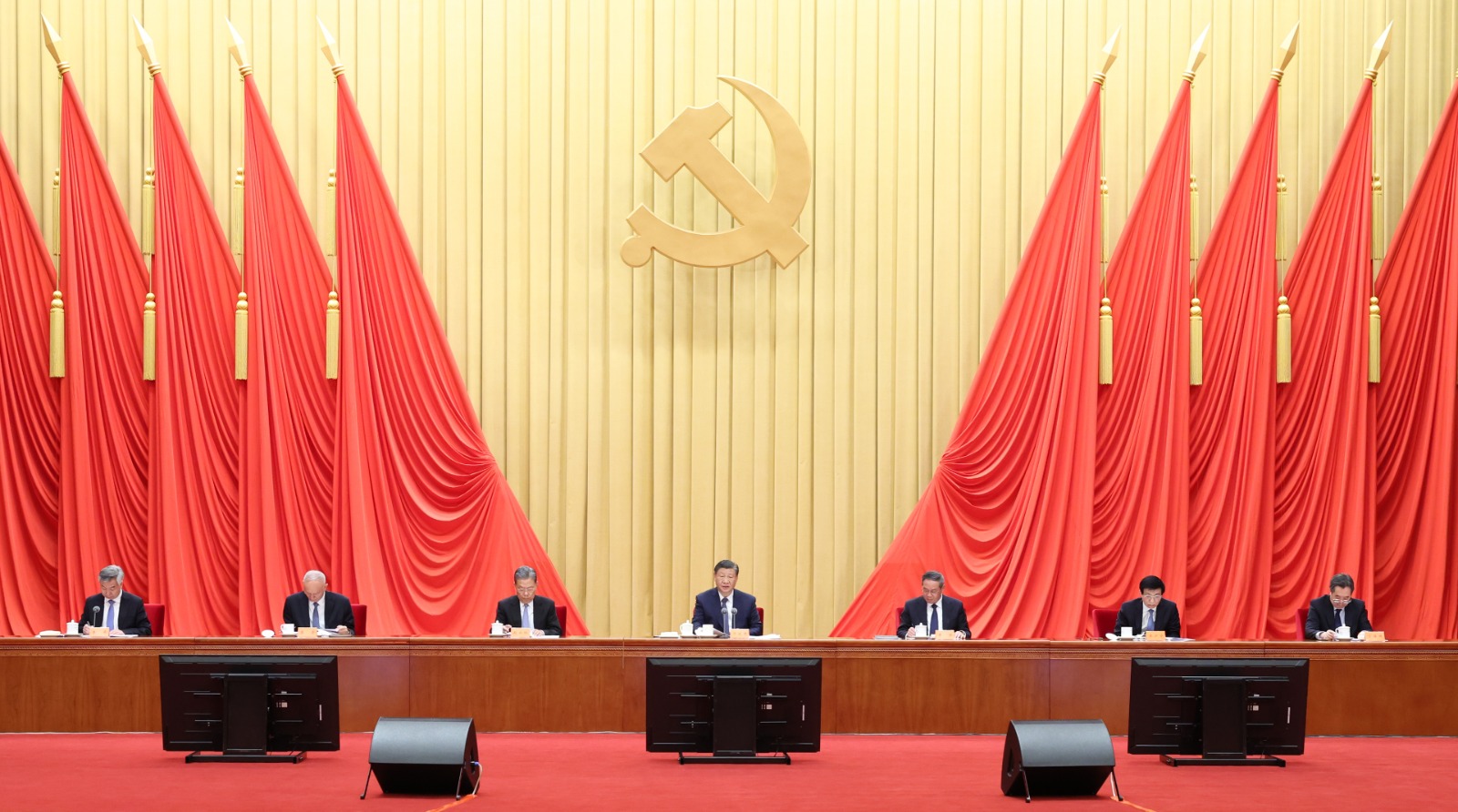 中纪委:严惩政商勾连 集中整治跨境腐败