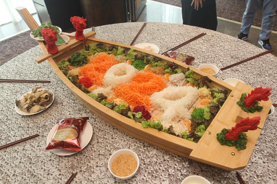 龙腾四海喜庆龙虾冰菜捞生