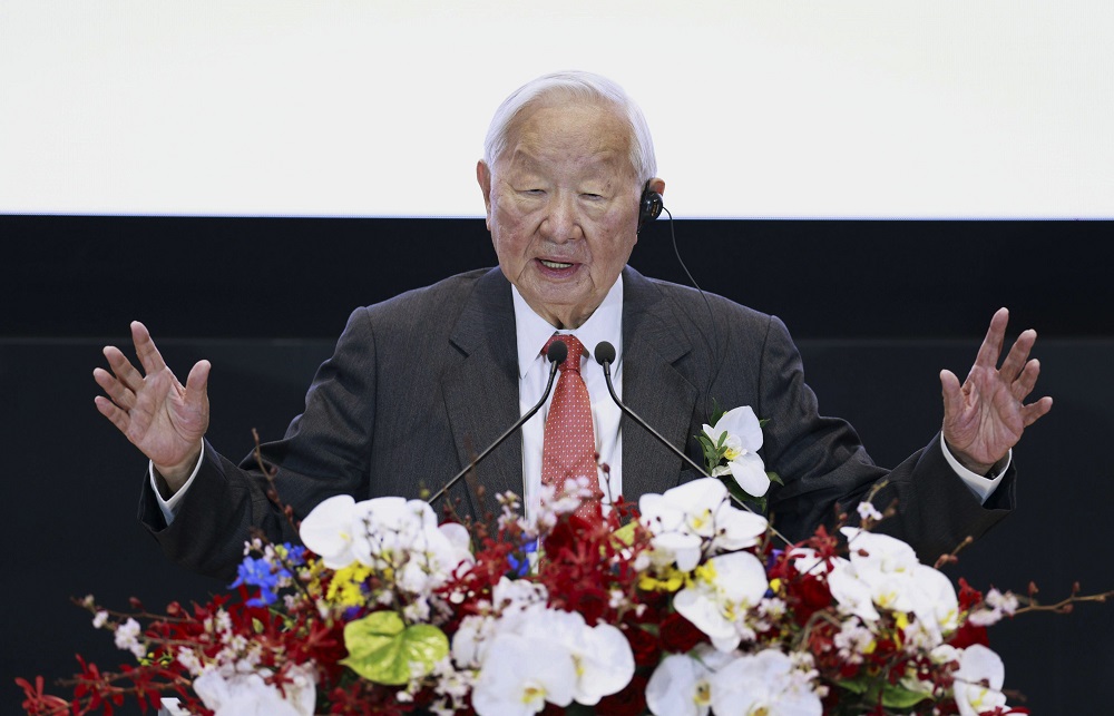 张忠谋:AI需求不是几千万片产能 “是要更多晶圆厂”