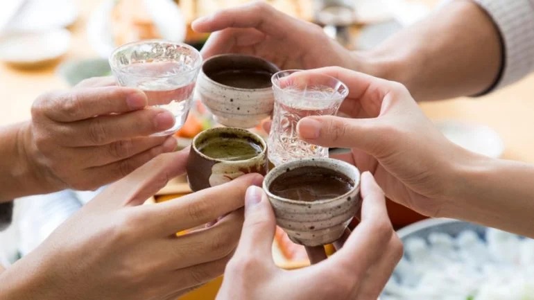 官方称2瓶啤酒就超标 民众笑称办不到
