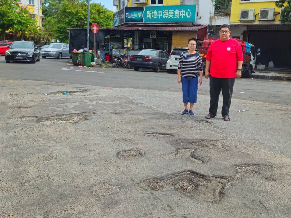沙登道路现大坑洞 村民要求市厅速修