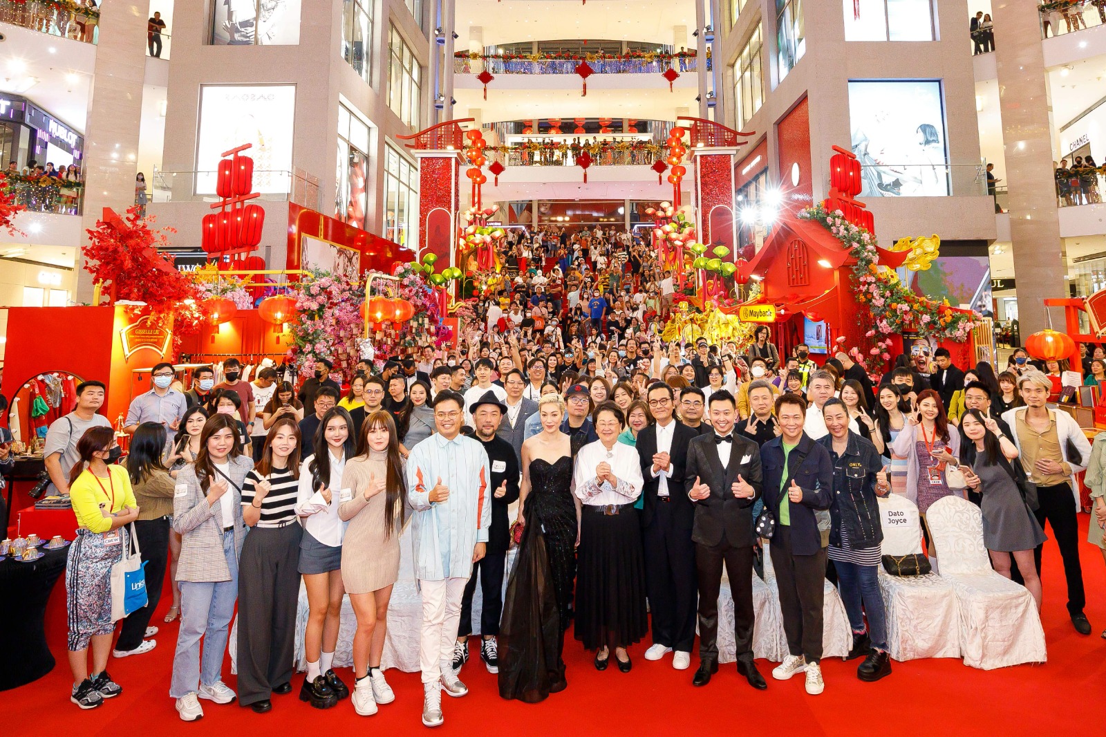 林家棟張可頤走288米紅毯 感受大馬濃烈新年氣氛