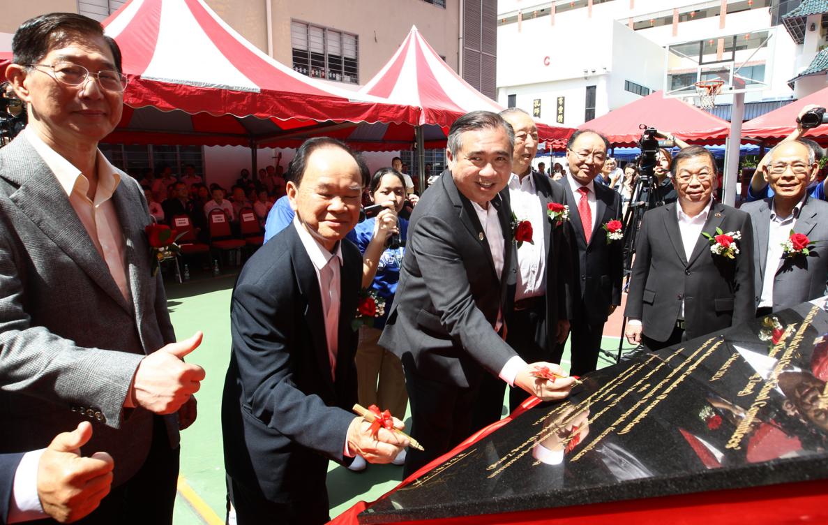 沈德和:满足现代教育需求 综合大楼贴紧时代脉搏