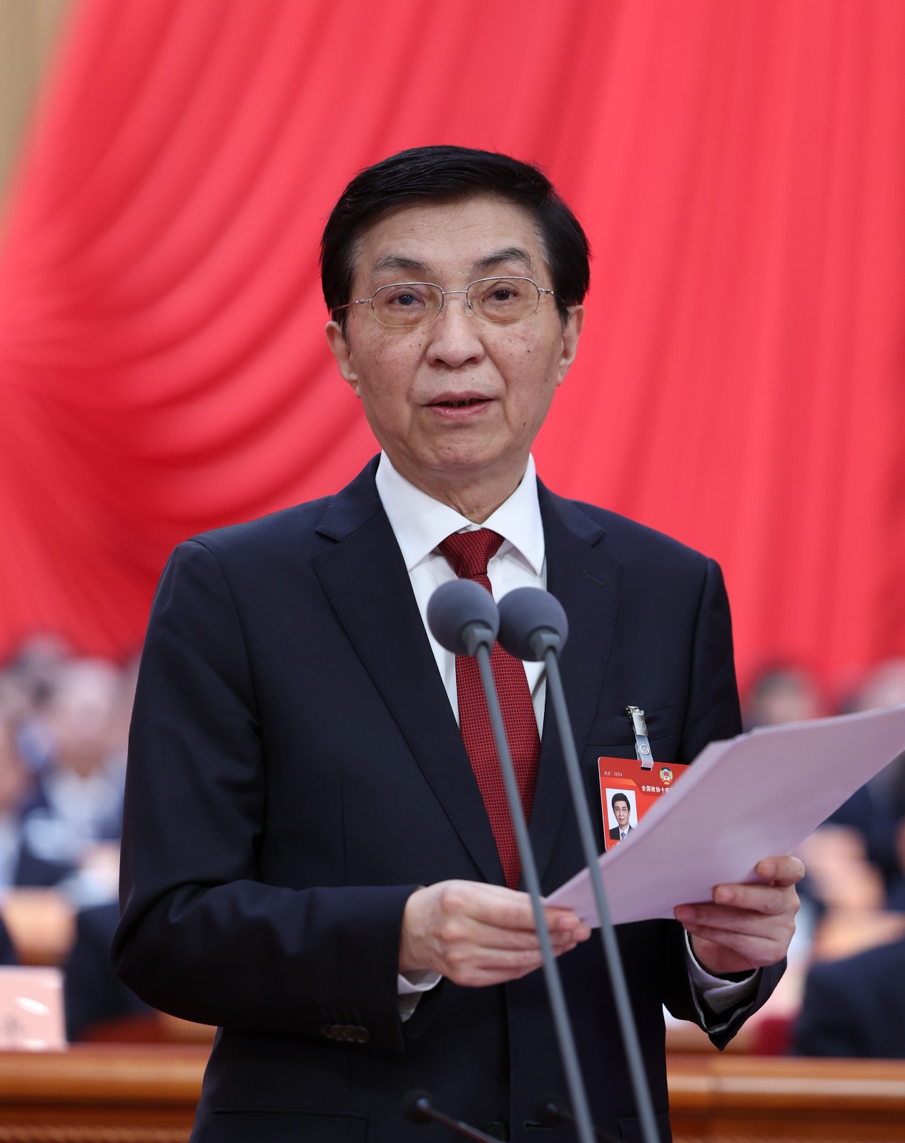 王沪宁:世界华商大会 助力推动全球华商合作