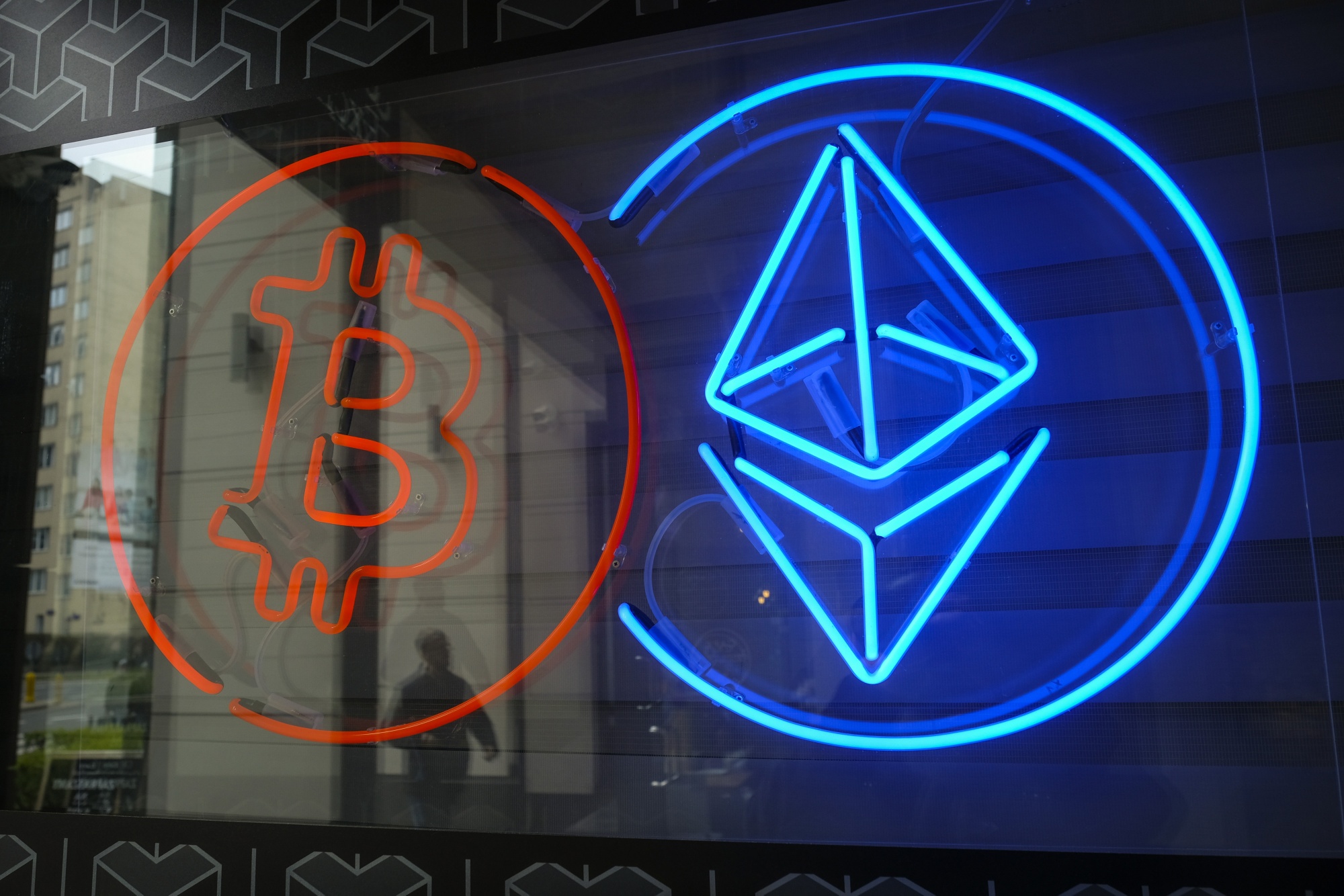 美国批准同时追踪比特币和以太币ETF