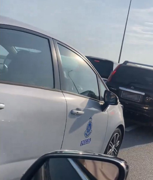槟城大桥大塞车 议员不满还替VIP开路