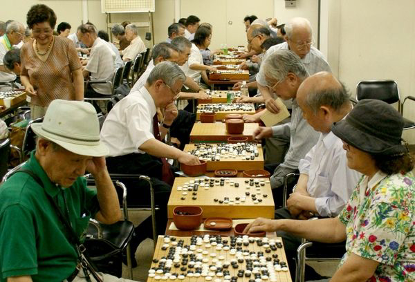 日本老人 新华社