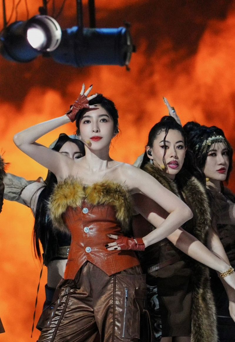 杨谨华闹翻闺密好姐妹 网疯猜是这位大咖天后