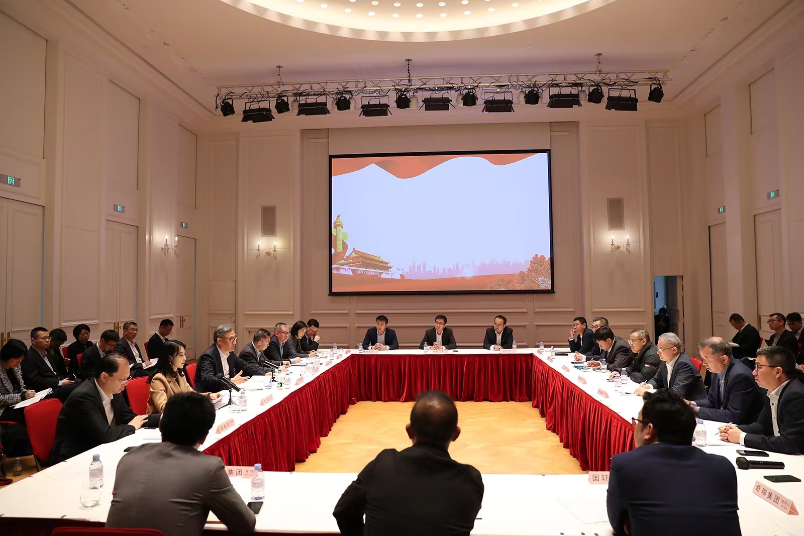 欧美指中国电动车业产能过剩 王文涛:毫无根据