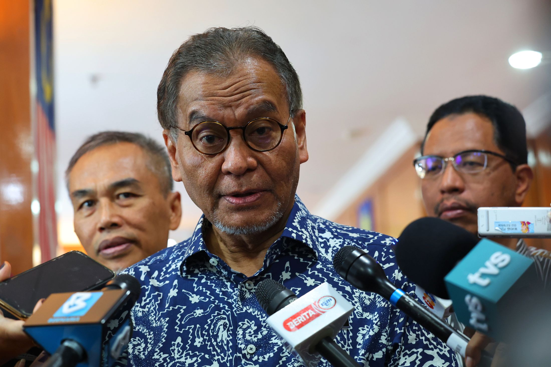 卫长:客观研究禁24小时餐厅 应考量前线员需求