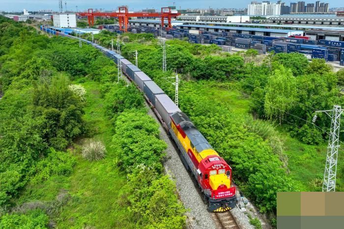 運輸時間比海運縮短一半 首列中寮泰馬列車將抵馬