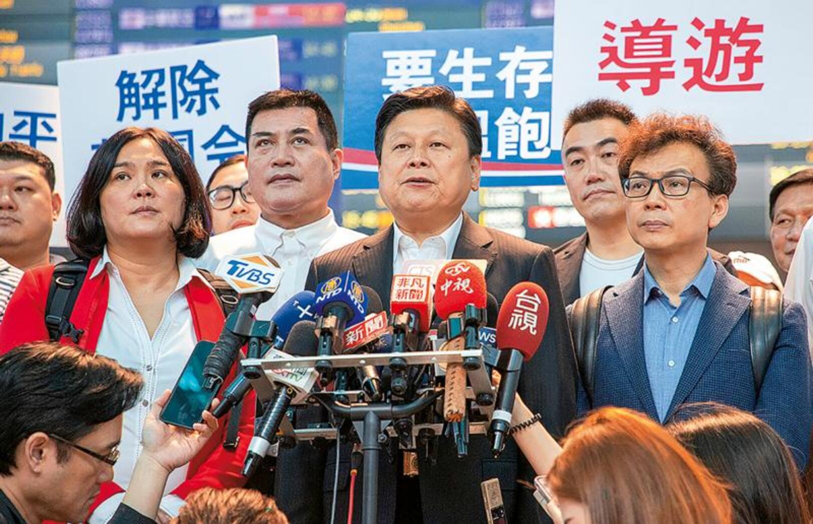 傅崐萁访问中国