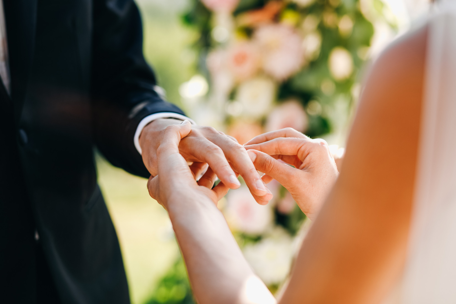 現代韋小寶? 帥小夥用1招娶5妻